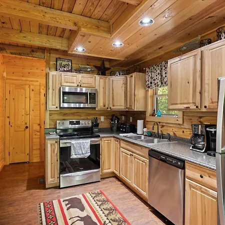 Steps From Pf 3Br Escape Theater & Hot Tub Villa Pigeon Forge Exterior photo