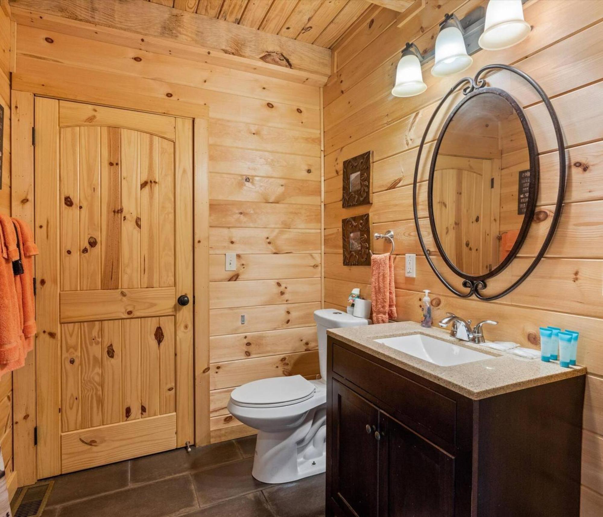 Steps From Pf 3br Escape Theater & Hot Tub * Pigeon Forge