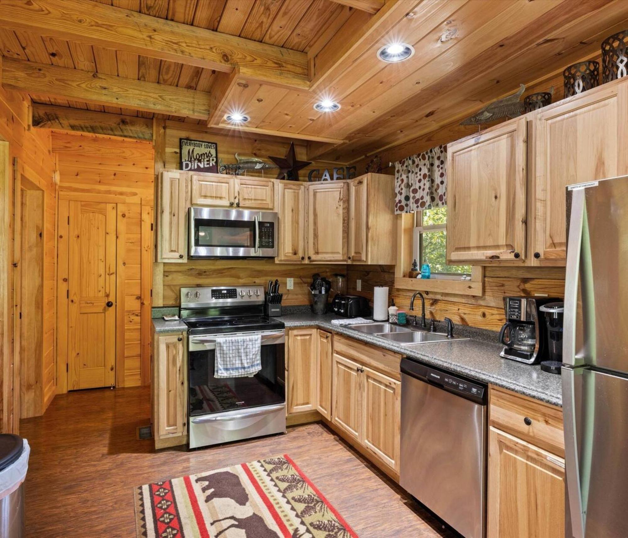 Steps From Pf 3br Escape Theater & Hot Tub Holiday home Pigeon Forge